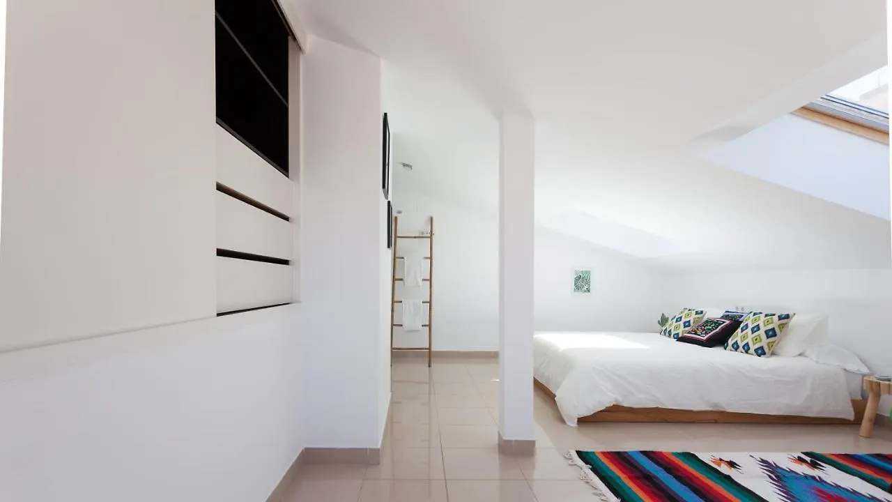 Апартаменты Sunset Boutique Duplex Калонже